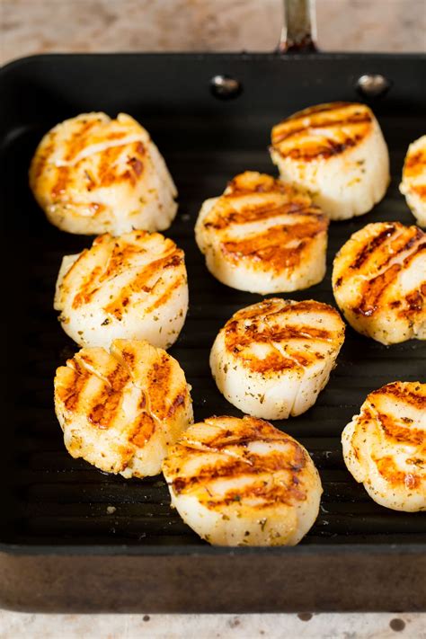 cooking scallops on grill pan